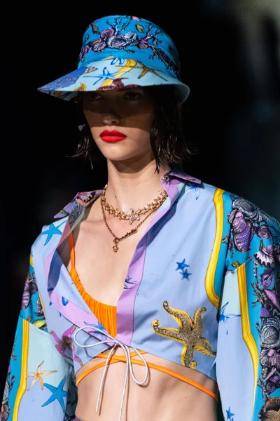 Look 84